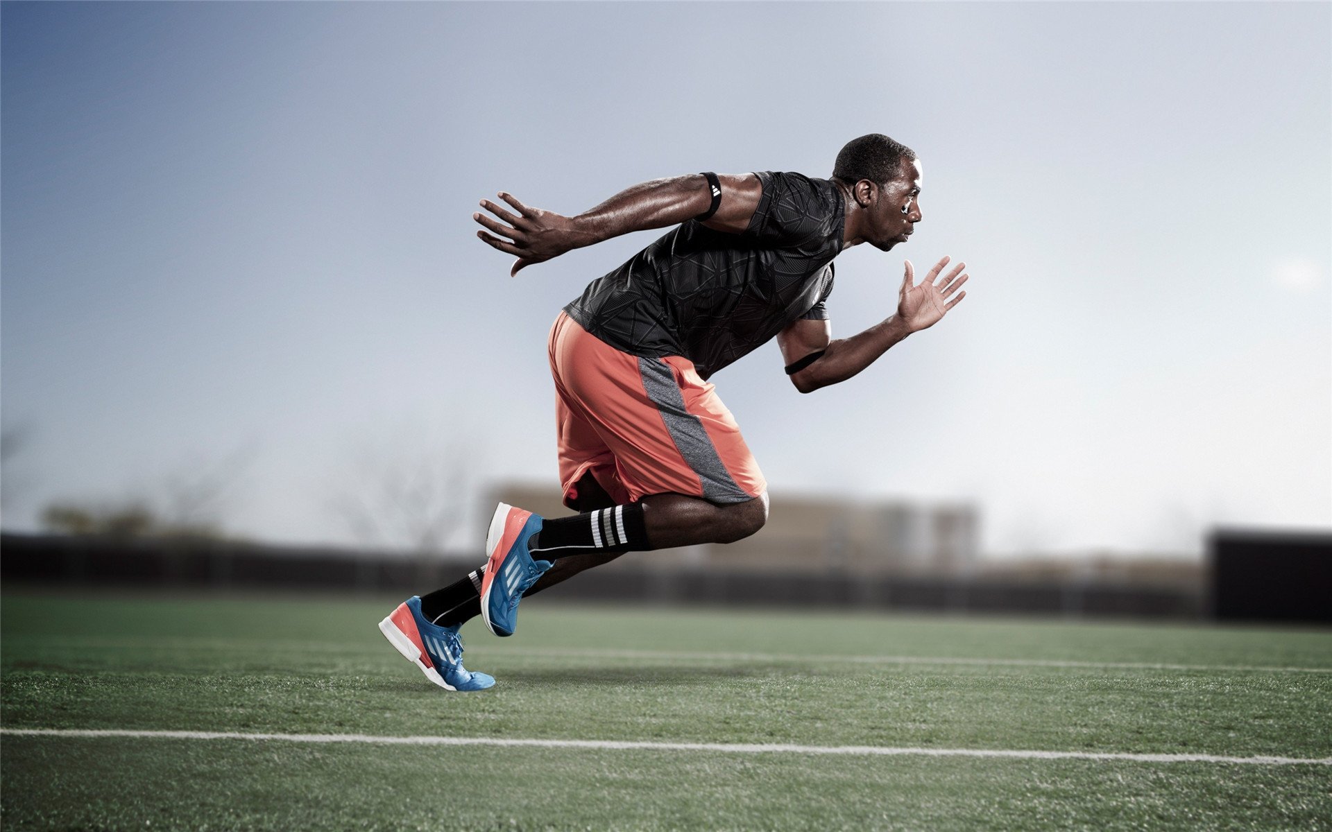 AIYOUXI.COM-_老鹰队攻防两端优异，获胜在望_，老鹰队强不强