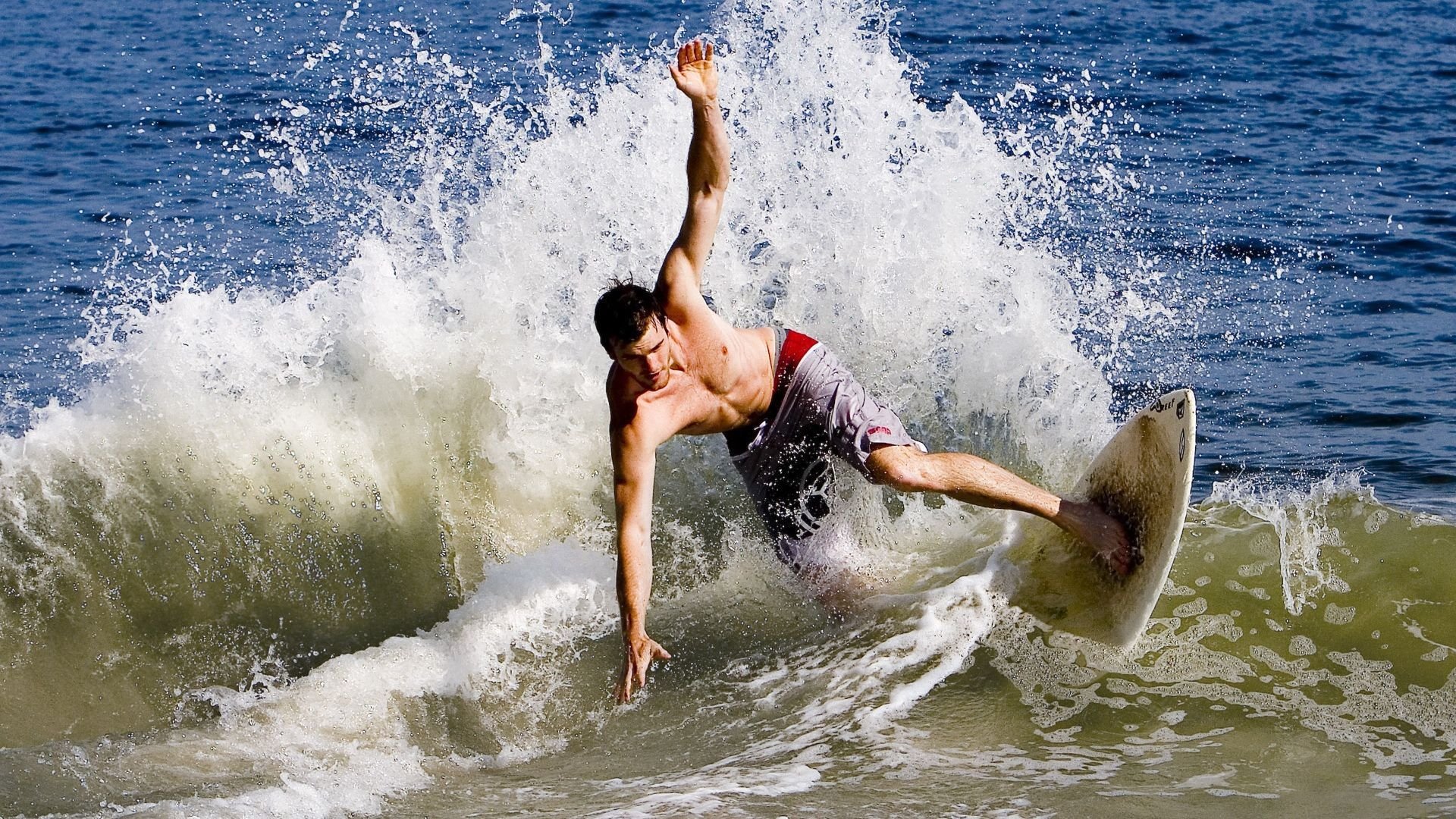 爱游戏大厅-_赛事期间观众互动新玩法增添观赛乐趣_，比赛观众互动环节